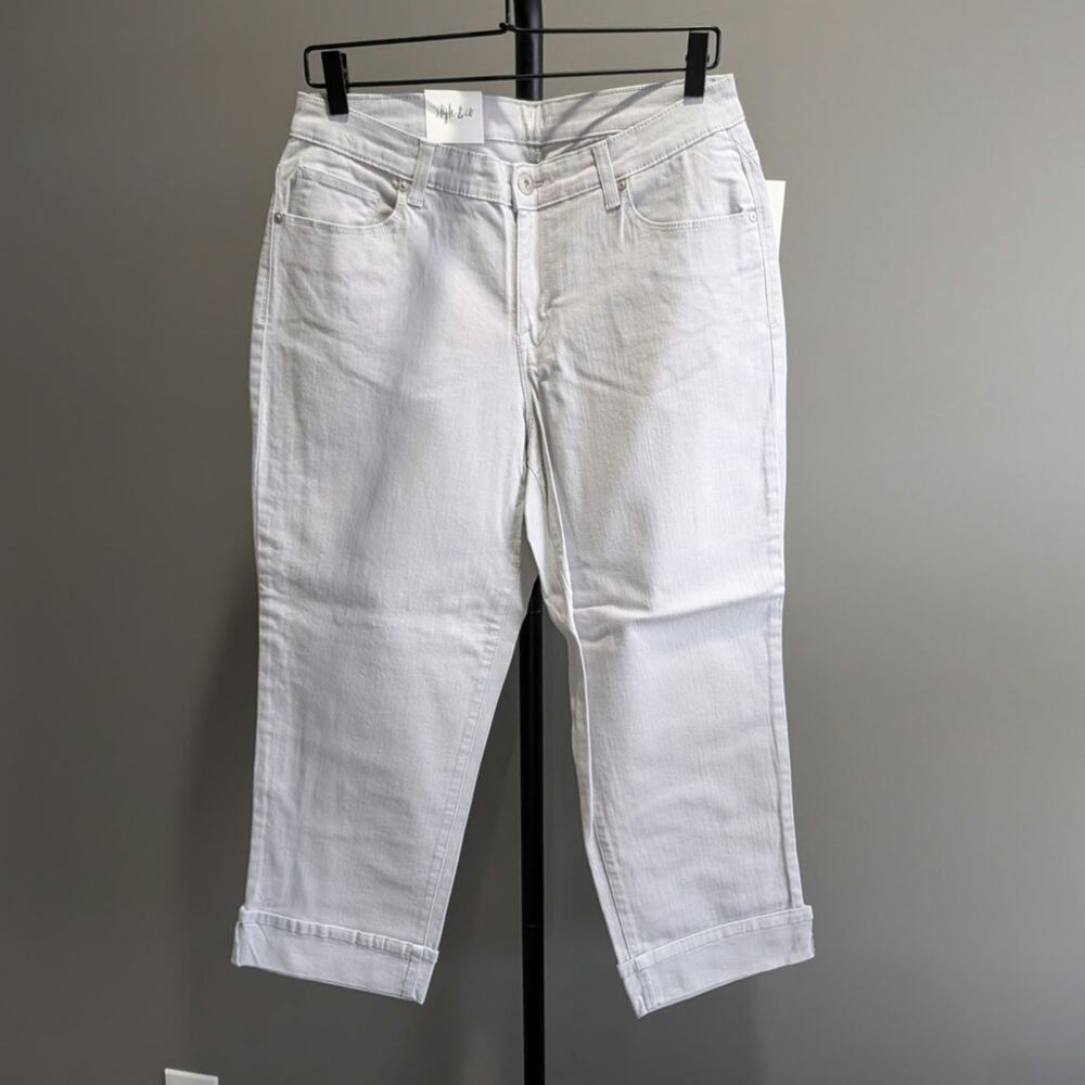 NWT Style & Co Light Gray Mid Rise Curvy Capri Pants Size 10
